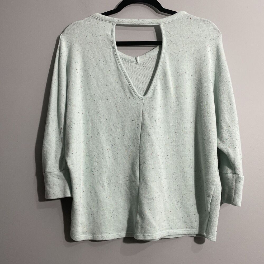 Cherish Women’s Soft Feminine Light Green Sweater Keyhole Detail Size Small - Picture 4 of 9